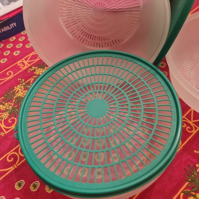 Lot  boîte conservation et Passoire à fruits et légumes Tupperware Neuf. - photo numéro 10