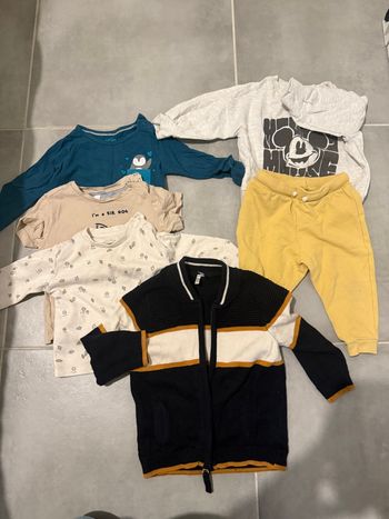 Lots de vêtements 12 mois