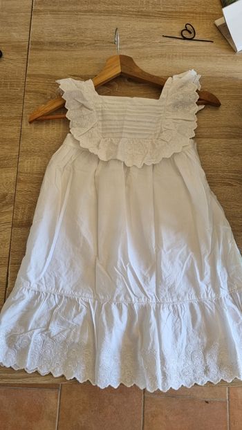 Robe blanche Cyrillus