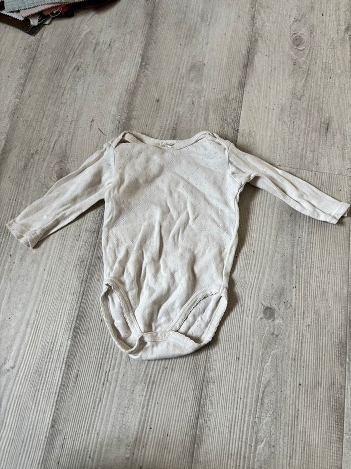 Lot de 2 bodies 9mois - photo numéro 5