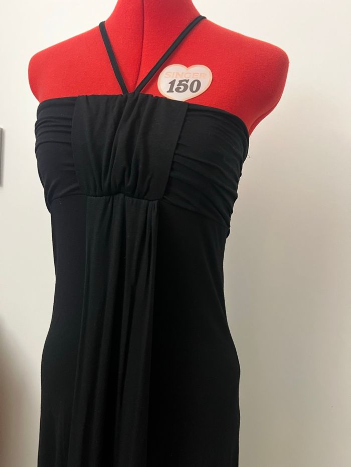 Robe longue drapée noire - photo numéro 3