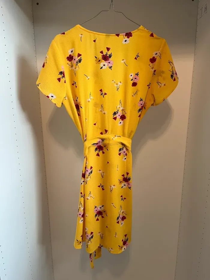 Robe portefeuille fleurie H&M Taille 40 - photo numéro 2