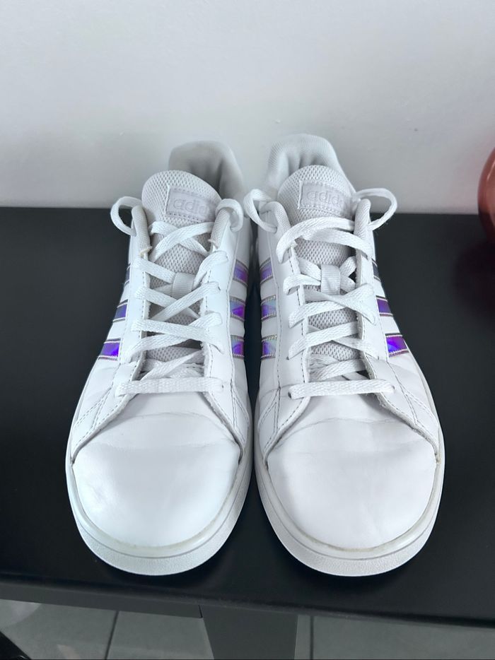 Adidas sneakers blanches – Pointure 38 2/3 – Très bon état – Détails irisés - photo numéro 5