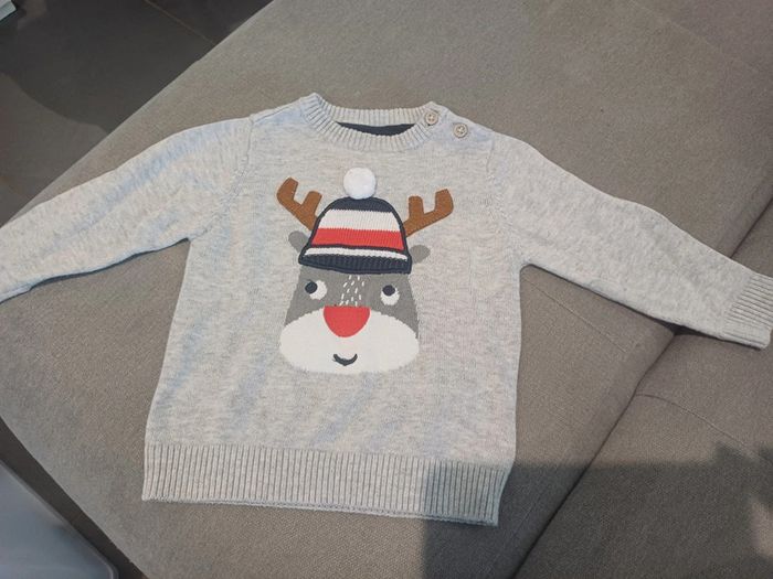 Pull c&a taille 9 mois