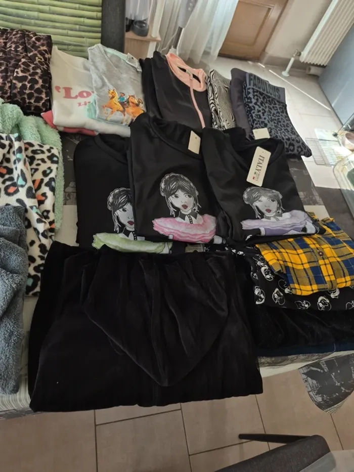Gros lot vêtements 8/10 ans - photo numéro 3