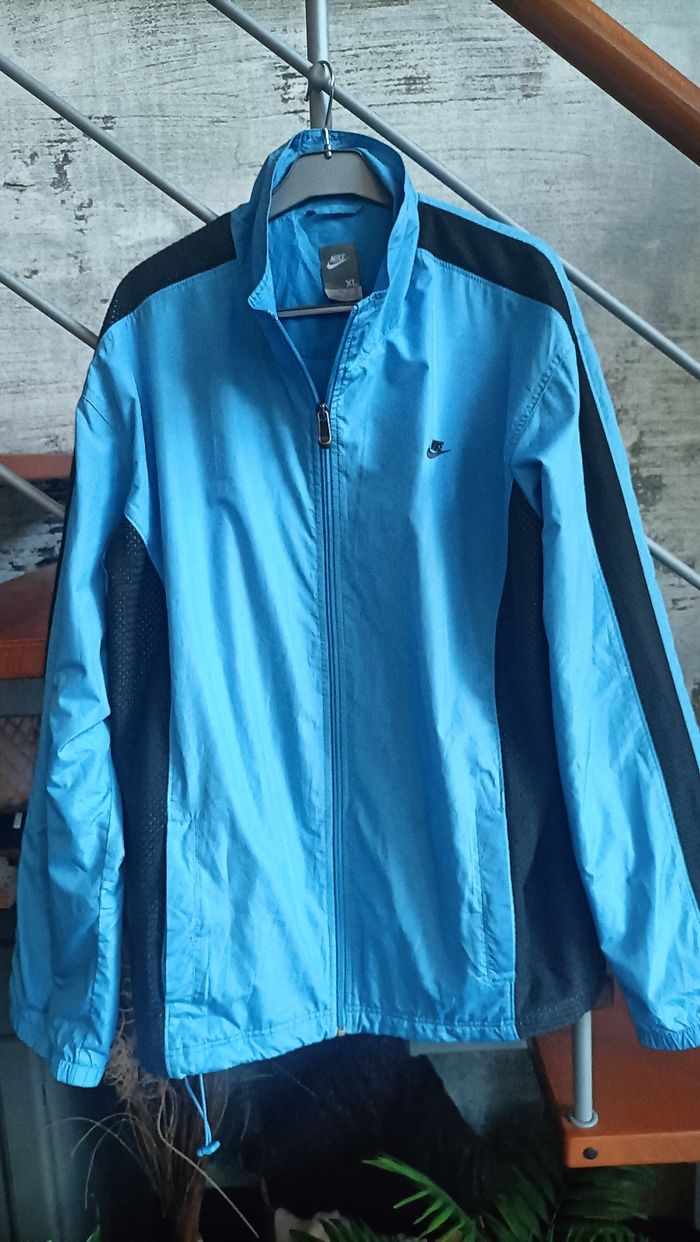 Veste Nike bleue très bon état taille XL