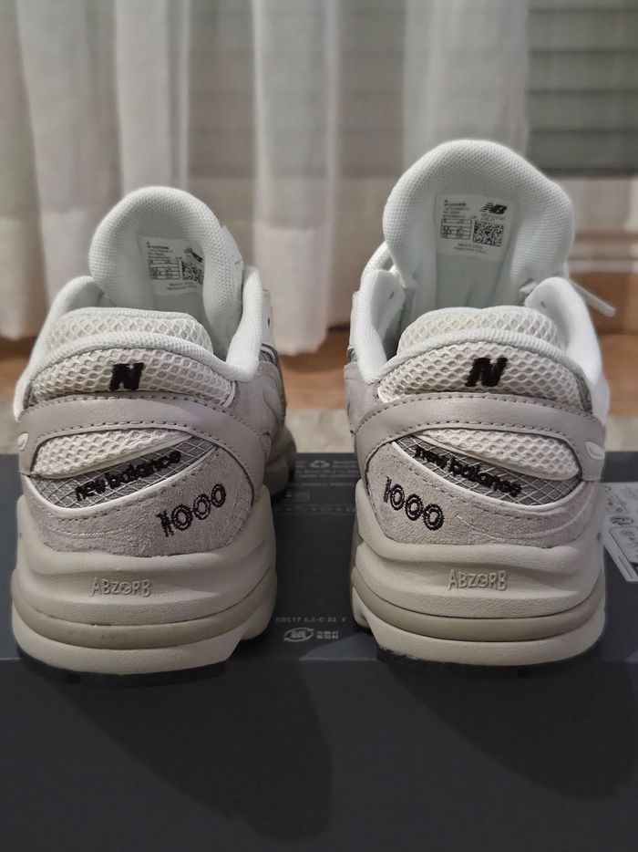 Baskets New Balance 1000 - Blanc/Gris clair - Neuves - taille 38.5 - photo numéro 7