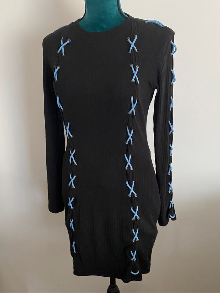 Robe Hiver Missguided Noir lacets bleu - photo numéro 2
