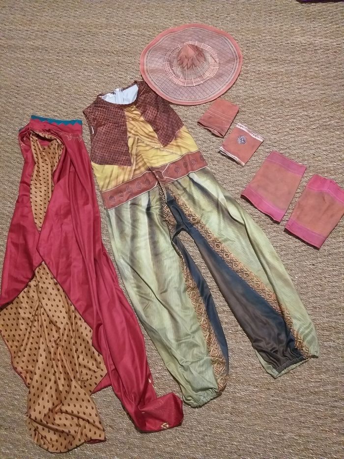 Déguisement complet Raya 130 cm