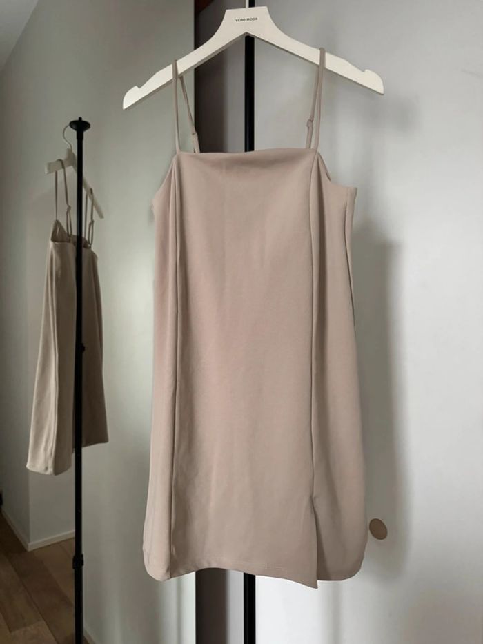 Robe courte beige XS H&M - photo numéro 2