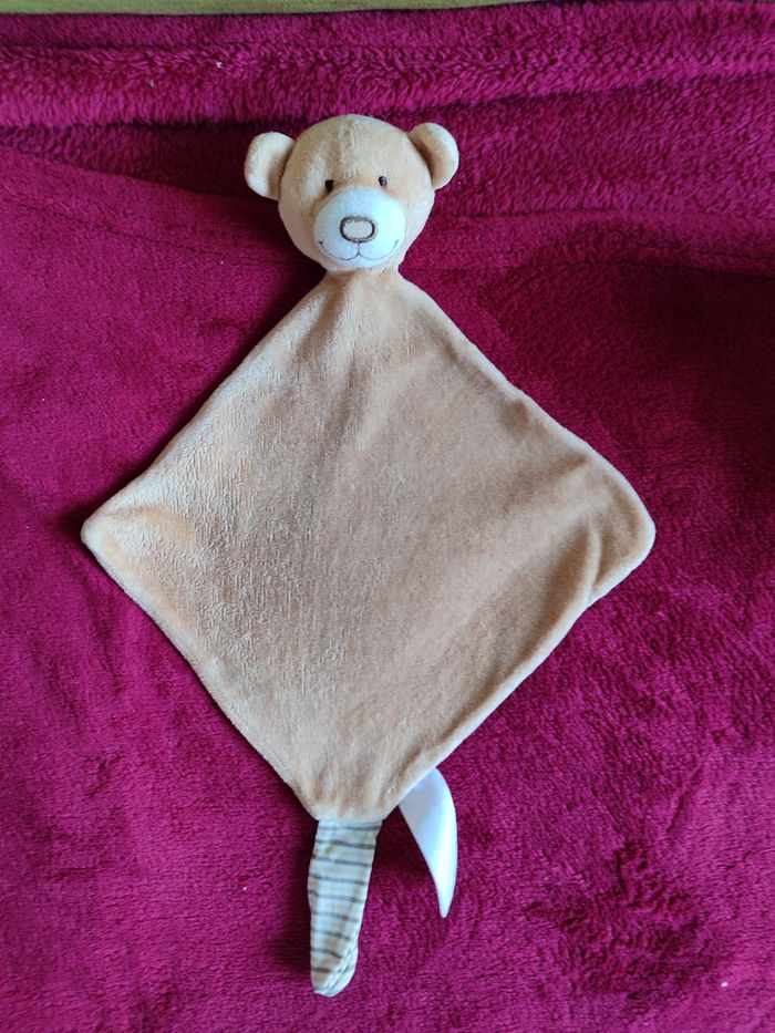 Doudou ours marron