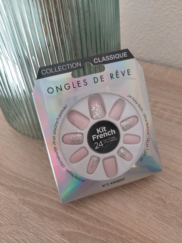 24 faux ongles ultra-naturels n°2 argent