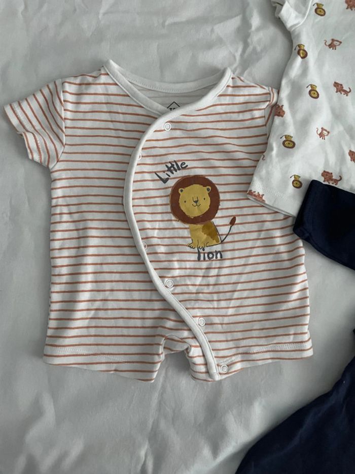 Lot pyjama + grenouillère 1 mois bébé d’été - photo numéro 2