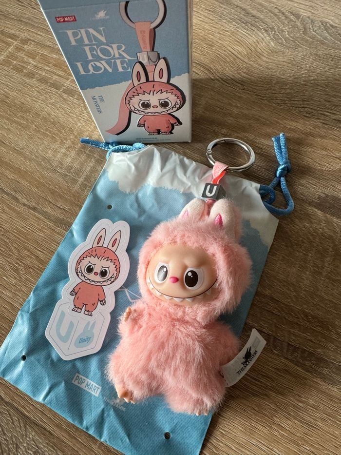 Labubu Pin for love U