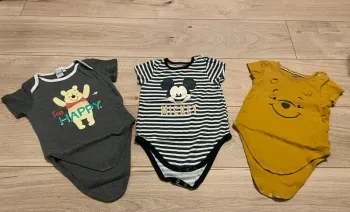Lot 3 bodies manches courtes Disney Baby 36mois