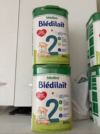 2 boîtes de lait 2 eme âge