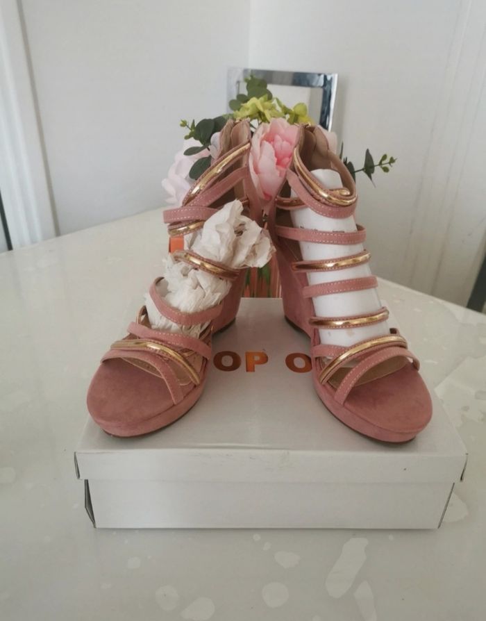 🩷🤍Jolie Paires De Sandales Talon Compensé 🩷🤍 - photo numéro 5