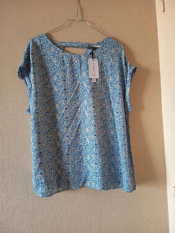 Tunique sans manches. Marque  Closet By Lo (949)