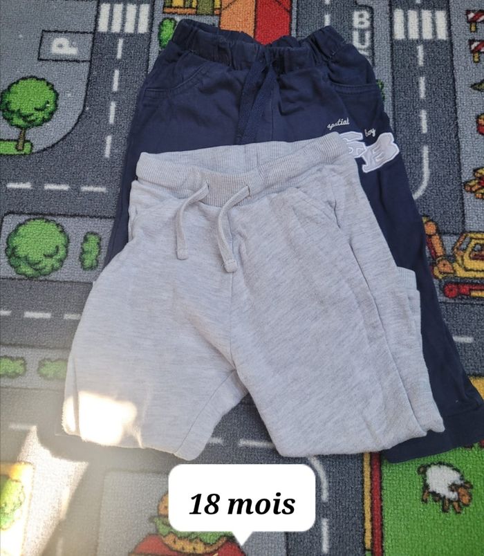 Pantalons bébé salopettes. Très bon état. - photo numéro 2