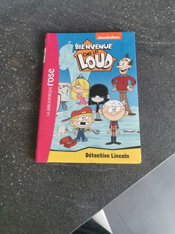 Livre bibliothèque rose Bienvenue chez les Louds tome 9 détective Lincoln