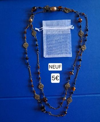 Collier fantaisie long NEUF avec chaîne et breloques