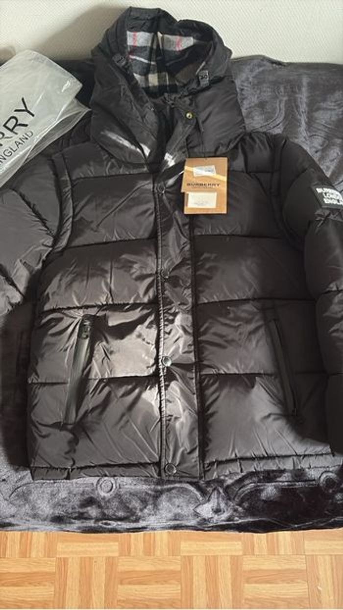 Doudoune Burberry noire M 🧥 jamais portée, envoi rapide 🚀