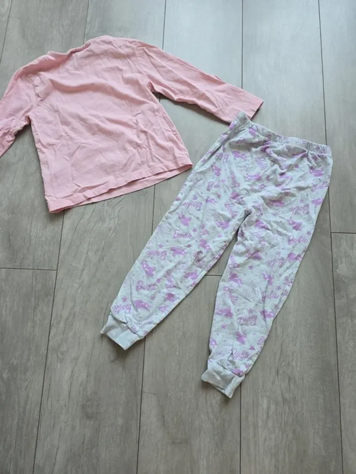 Pyjamas barbie 4/5 ans - photo numéro 4