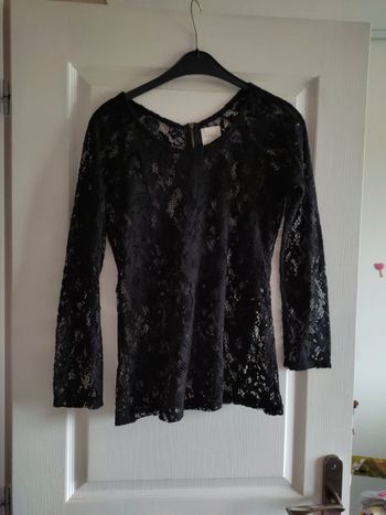 Haut en dentelle Zara T.M