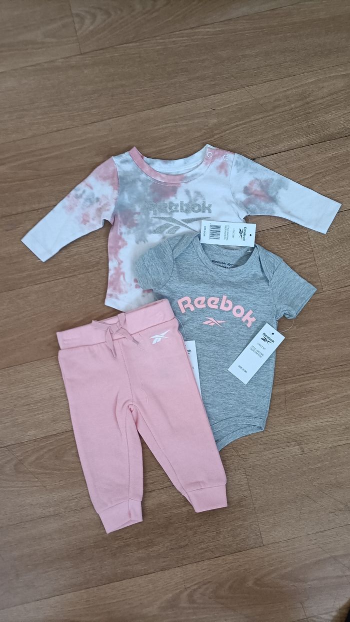 Ensemble legging+ pulls d'hiver bébé fille lot de 6 pièces Reebok neuf - photo numéro 3