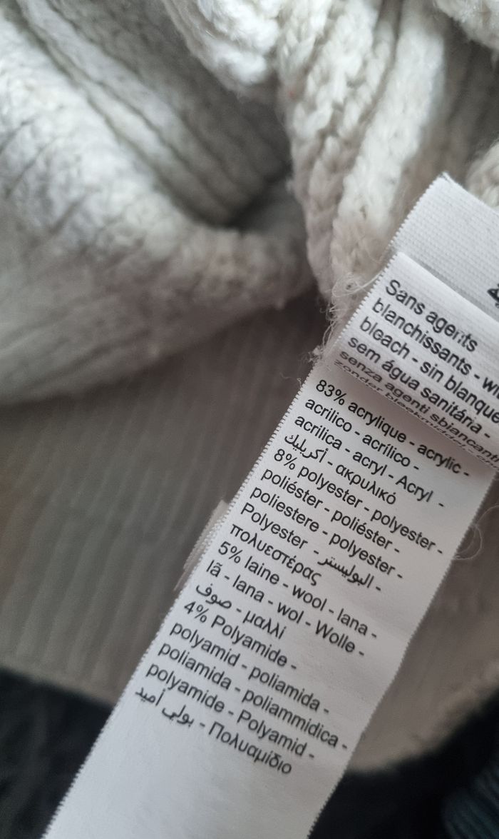 Pull en tricot avec volants  aux épaules 10ans - photo numéro 5