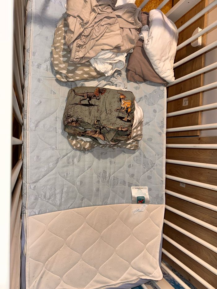 Lit complet avec lot draps housse - photo numéro 4