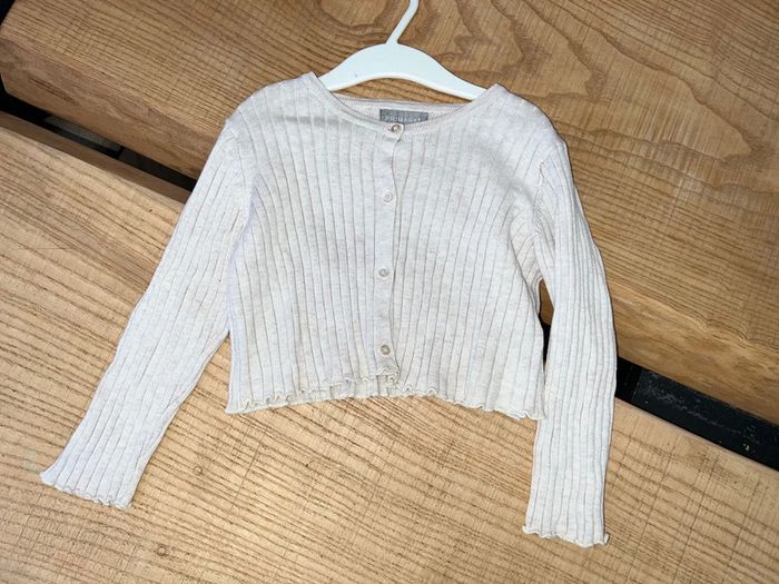 Gilet fille 2-3 ans côtelé beige Primark 24-36 mois 3 - photo numéro 2