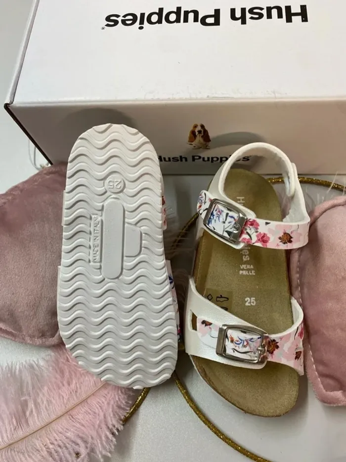 Sandales fleuries fille (neuf) - Taille 25 - photo numéro 4