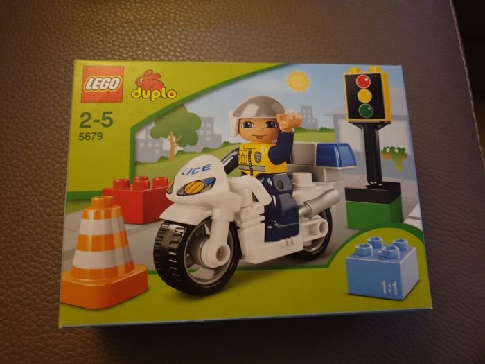 Lego Duplo le policier à moto - photo numéro 2