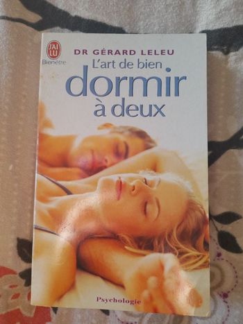 Livre du Dr Gérard Leleu "L'art de bien dormir à deux", édition J'ai lu