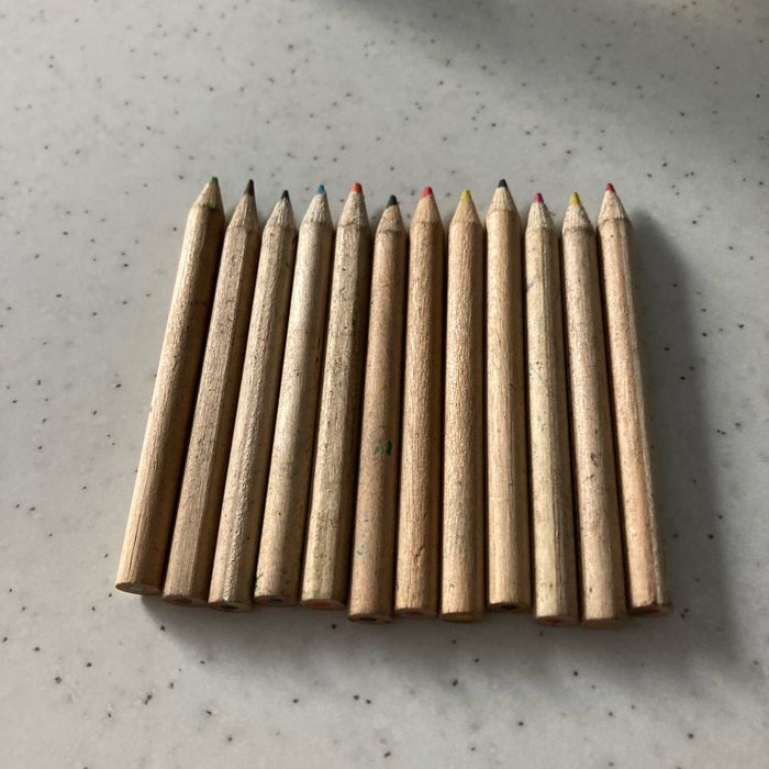 Lot 12 crayons de couleurs