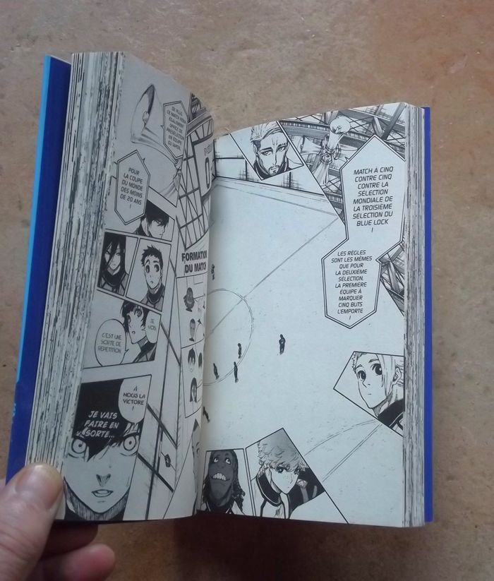 Bluelock édition limitée par Muneyuki Kaneshiro vol 11 - photo numéro 5