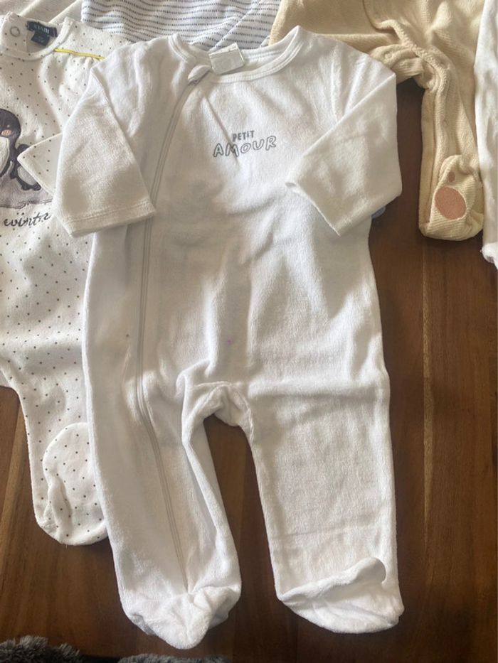 Lot 9 pyjamas 6mois - photo numéro 4