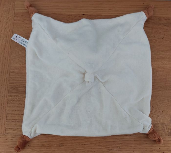 Doudou plat Sophie la girafe - Vulli - photo numéro 6