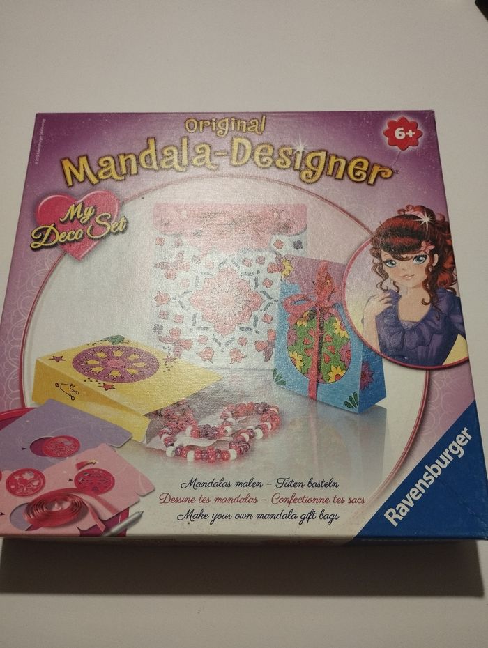 Mandala designer dessin et coloriage