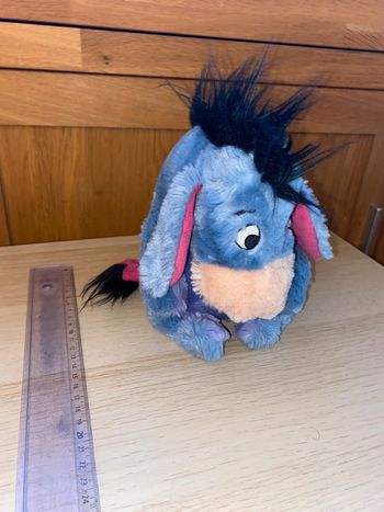 Peluche Disney store winnie Pooh ourson eeyore bourriquet