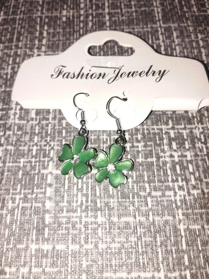 Boucle d'oreille