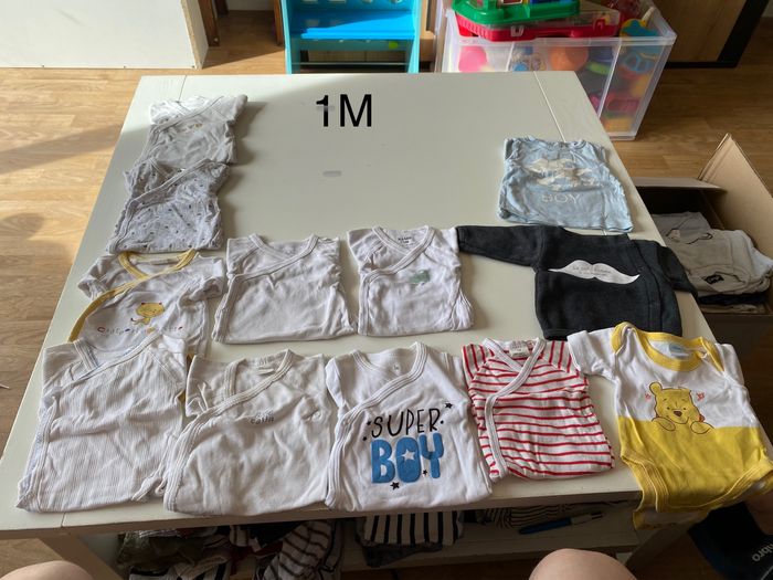 Vêtements 1 mois - photo numéro 2