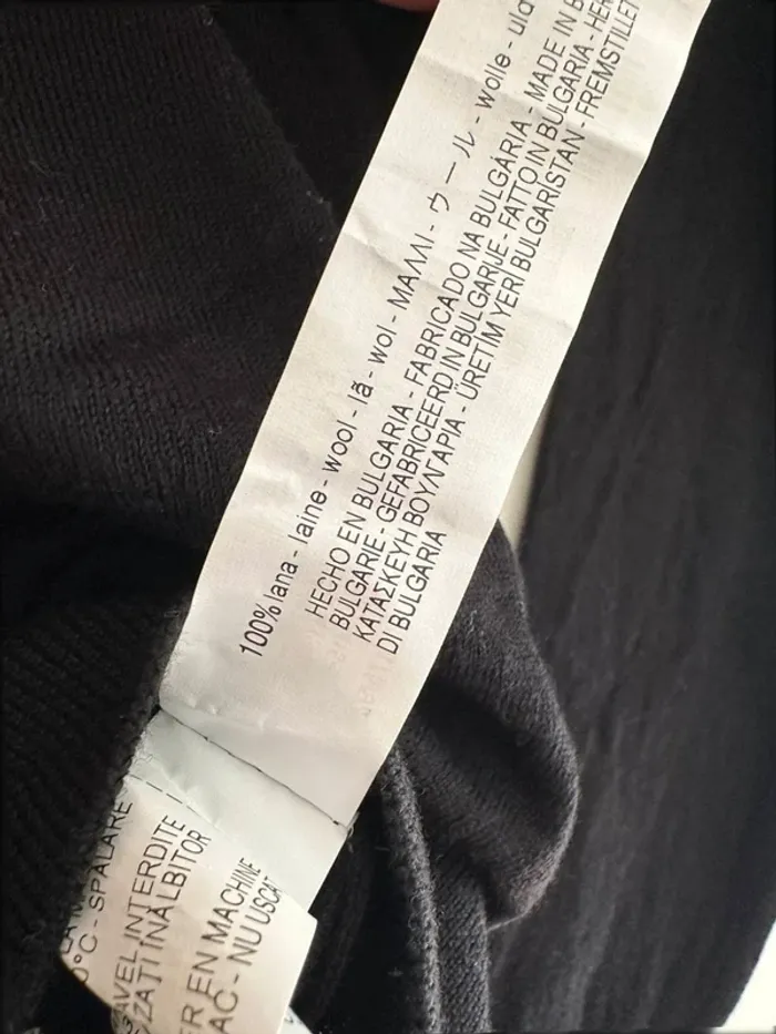 Pull en col V homme de Zara man taille S très bon état - photo numéro 3