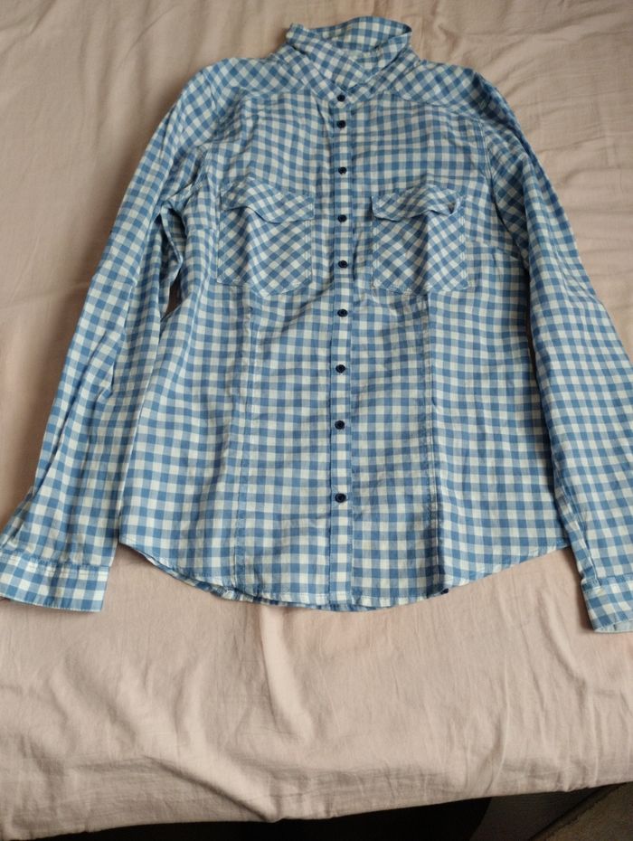 Chemise bleu ciel a carreaux