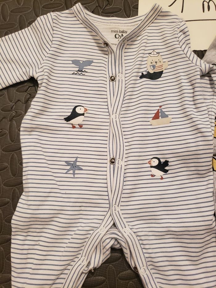 Pyjamas 1 mois - photo numéro 2