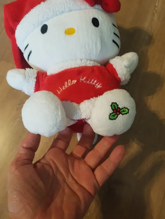 Peluche Hello Kitty - photo numéro 2