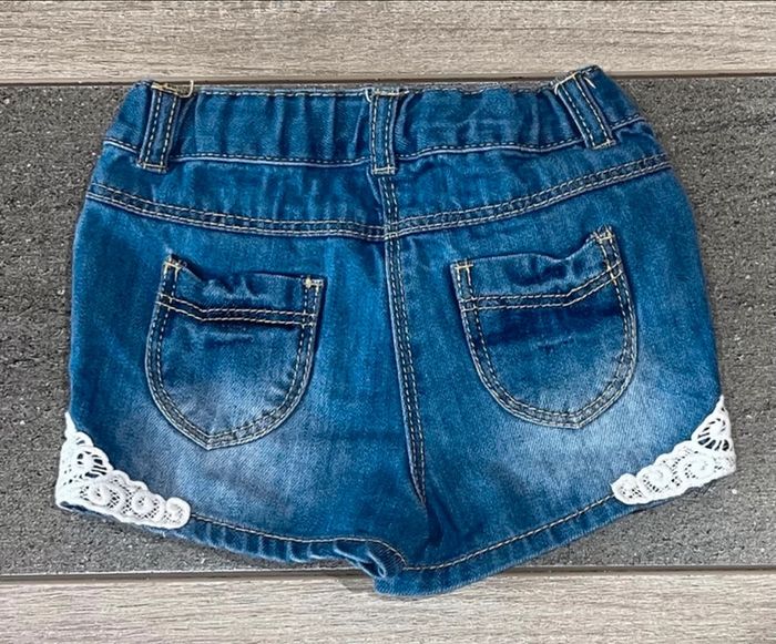 Short en jean gémo 18 mois excellent état - photo numéro 2