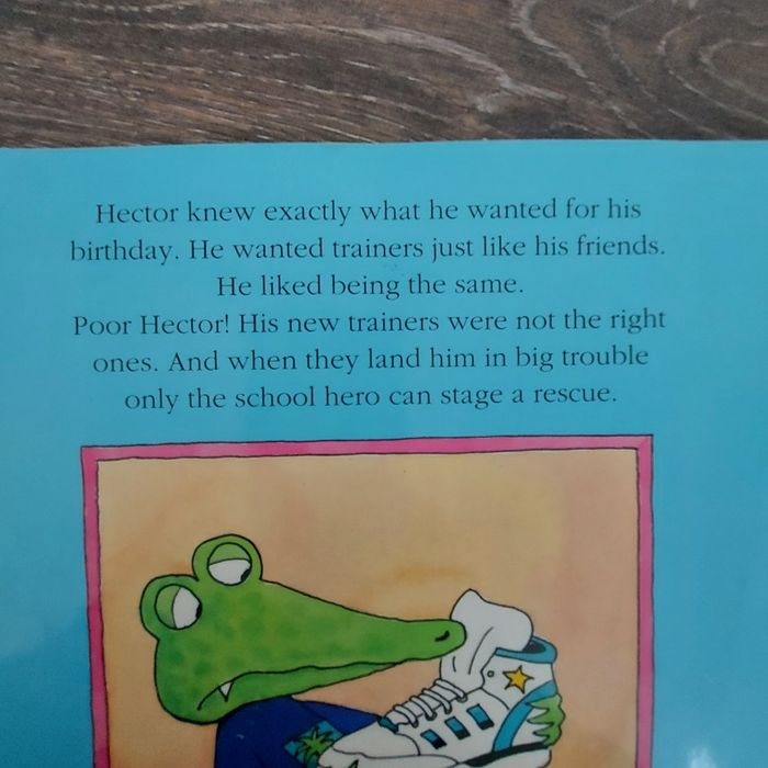 Hector's New trainers - photo numéro 2