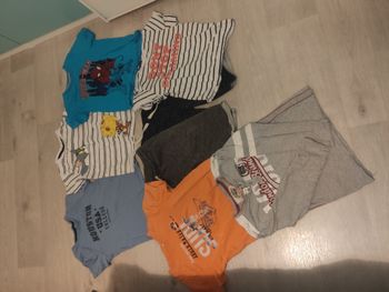 Lot garçon été 8 ans (tee-shirts, bermudas)